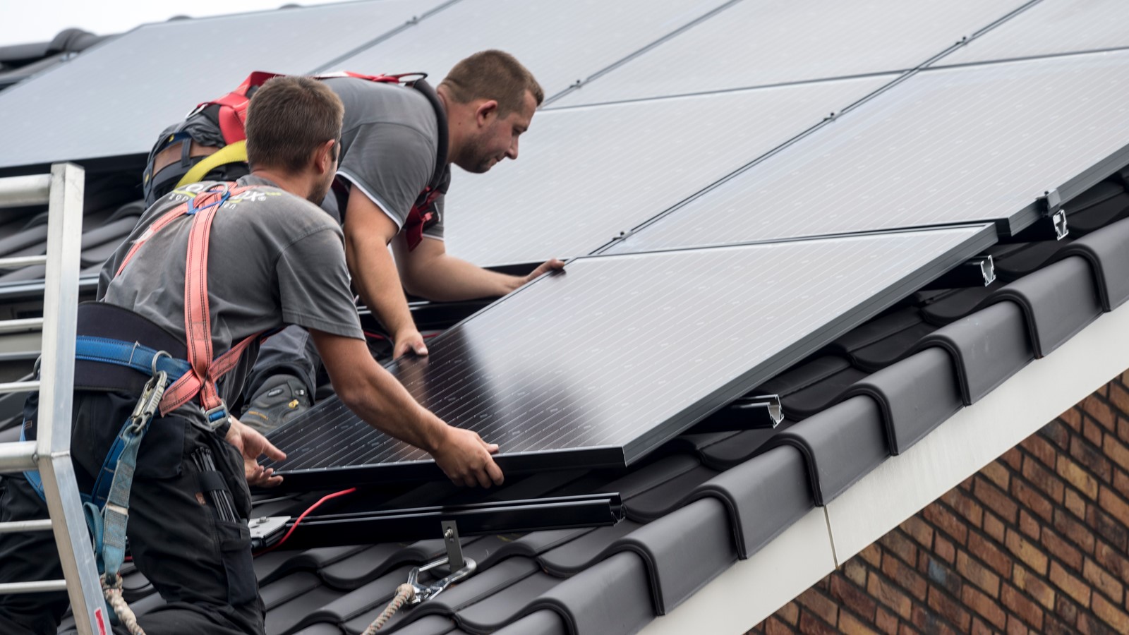 Zonnepanelen plaatsen