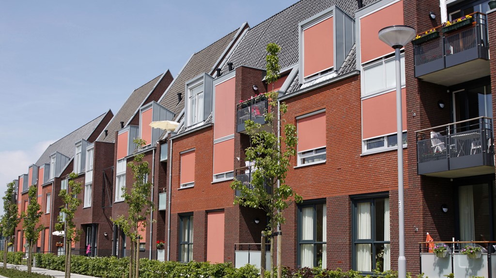 Woning met rolluiken als zonwering
